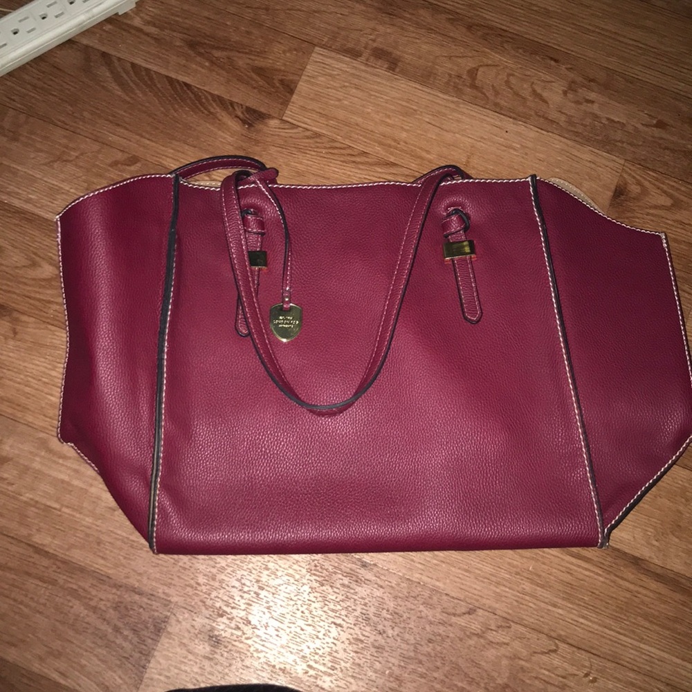 London fog shoulder bag